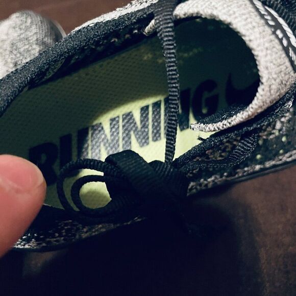 Nike Women's Free RN Flyknit 2018 Oreo Running Athletic 942839-101 Size 9 US - Picture 6 of 10